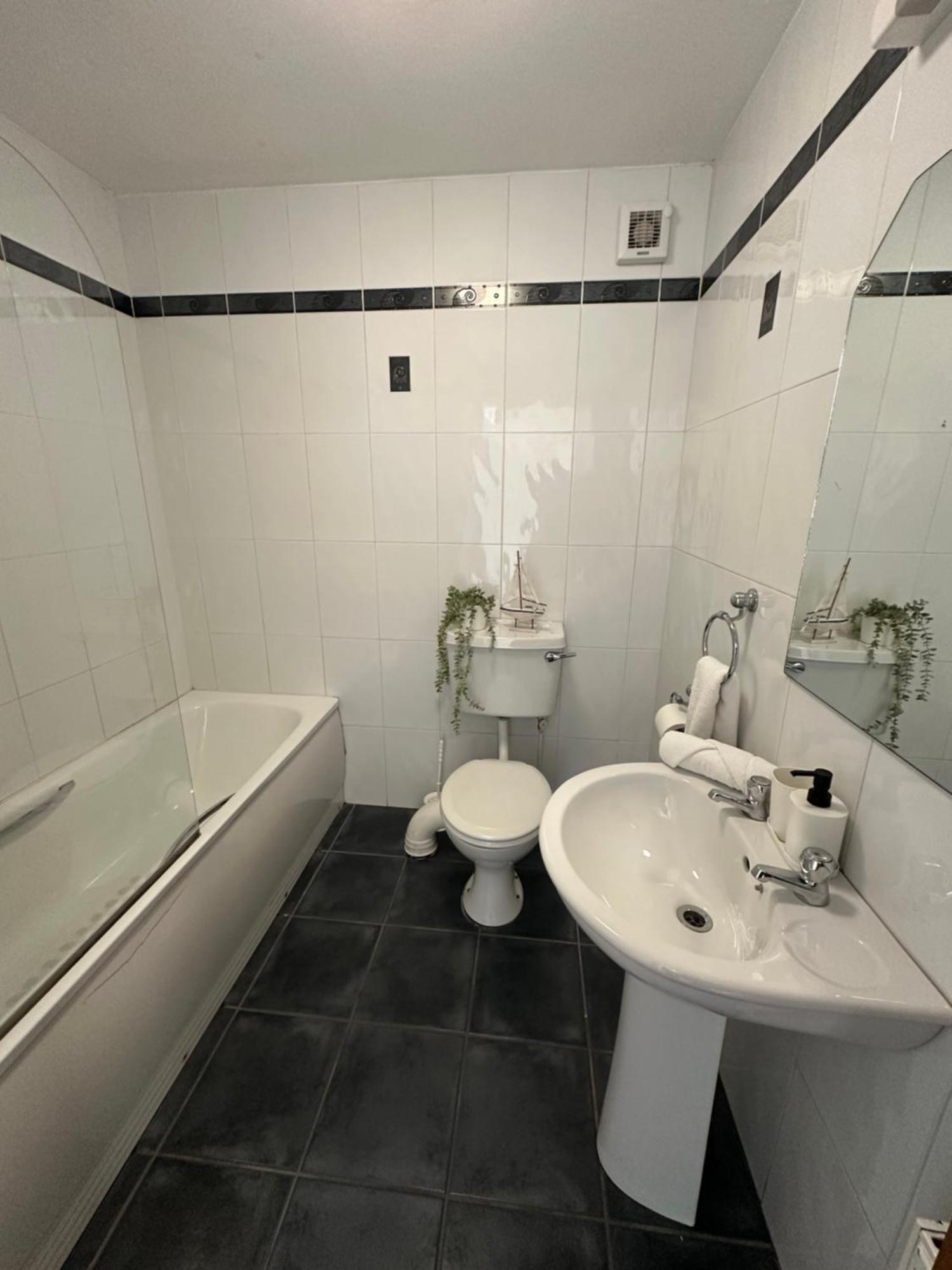 Waterlane Apartments Galway Extérieur photo